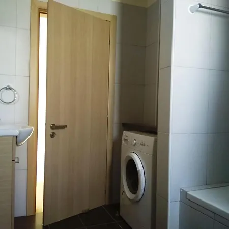 Schoenes-ferienhaus-mit-schlafzimmern-in-ruhiger-lage-mit-pool Perivólia